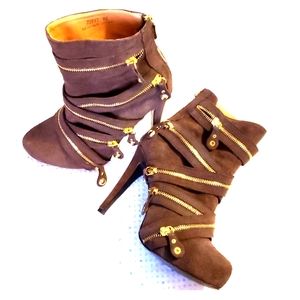 N.Y.L.A. Zipper booties